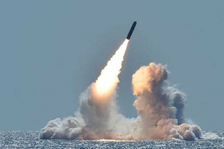 Ukrajnai háború - Kreml: kemény lesz a válasz, ha nagy hatótávolságú fegyverekkel támadják Oroszországot