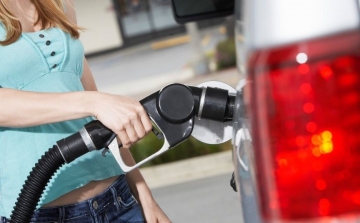 Emelkedik az üzemanyagok ára szombaton