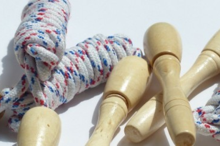 Ugróköteles jótékonysági bál