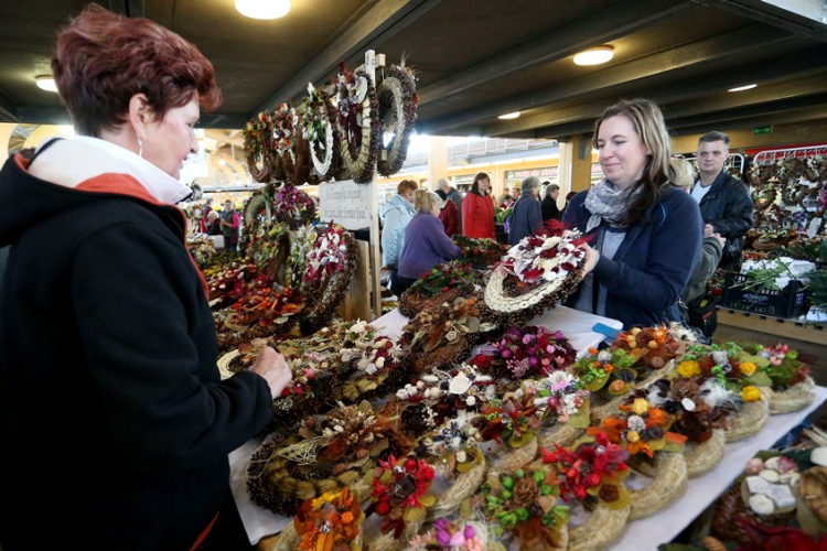A koszorúárusokat ellenőrzik a napokban a revizorok 