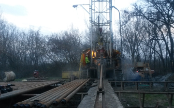 A terv szerint halad a geotermikus fűtési rendszer kiépítése Tamásiban