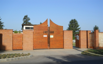 Kamerarendszer kiépítésével előzik meg a kegyeletsértéseket