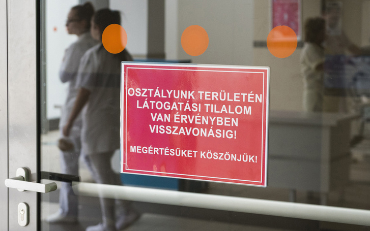 Látogatási tilalmat rendeltek el a megyei kórházban