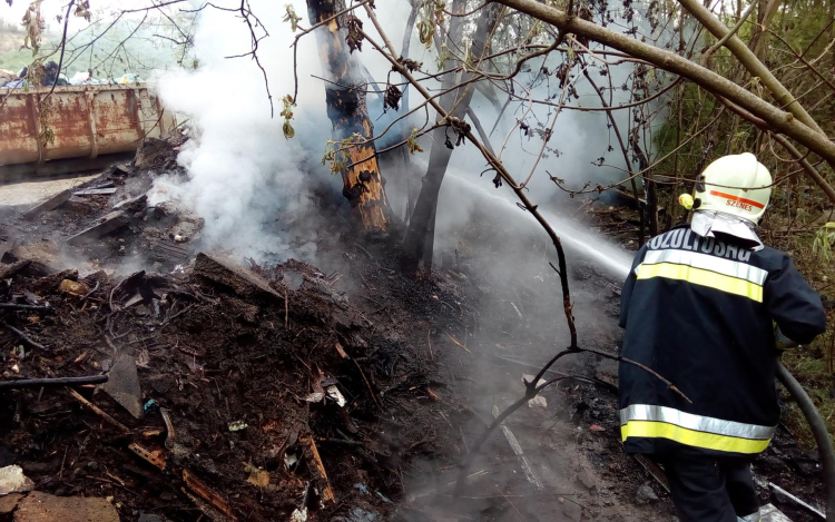 Ismét szemét égett Tamásiban