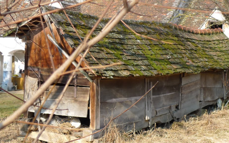 Deszkákat lopott, hogy fűteni tudjon