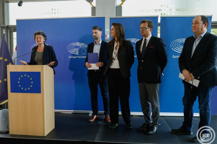 Magyarországon vizsgálódik a LIBE küldöttség