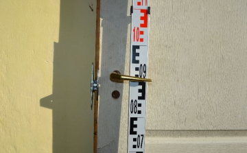 Lószerszámot lopott a telepről