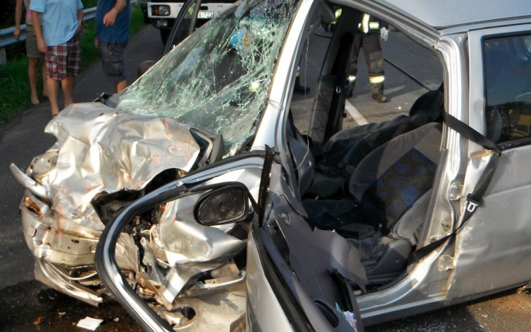 Frontális karambol Simontornyánál