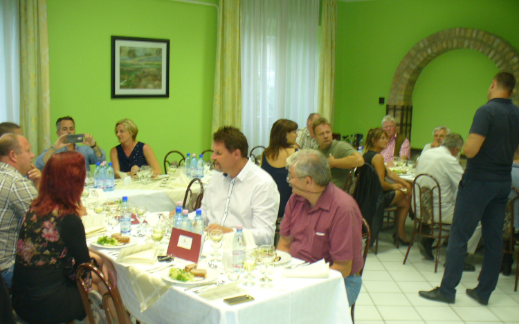 Bemutatkoztak a Bátaapáti Tűzkő Birtok borai