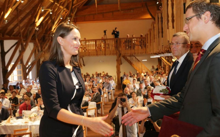 Kitüntették Gulyásné dr. Könye Katalint és Hirt Ferencet