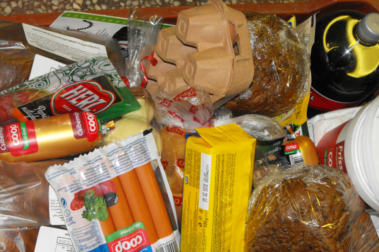 Karácsonyi ajándékcsomag – mert adni jó!