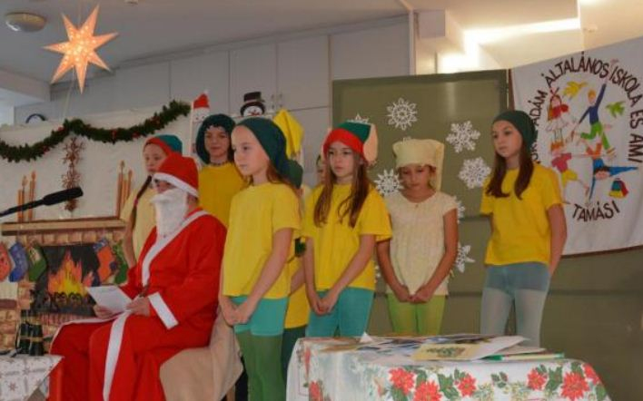 Tanárok, diákok együtt hangolódtak az ünnepekre