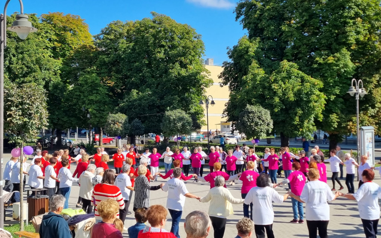 Zenével és tánccal a demencia ellen 