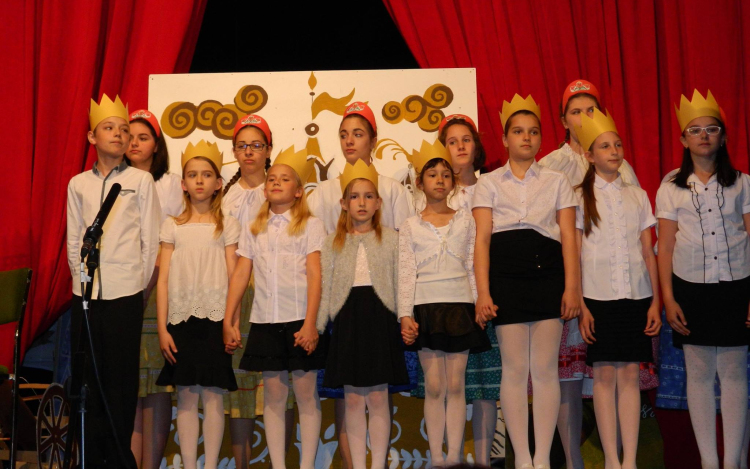 Az egész iskola összefogásával valósult meg a darab