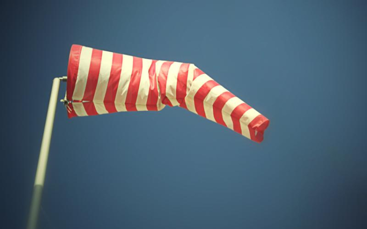 Viharos szél üldözi a kánikulát