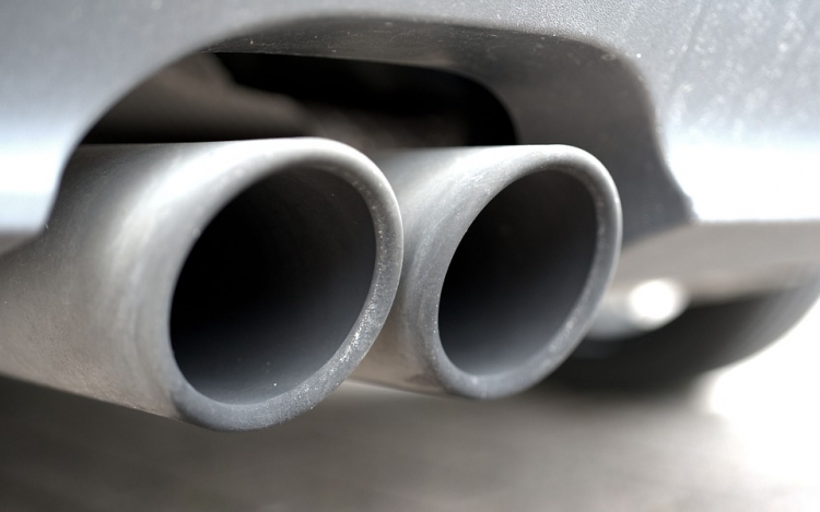 Jóváhagyta a személyautók és kisteherautók szén-dioxid-kibocsátásának csökkentéséről szóló szabályokat az EP