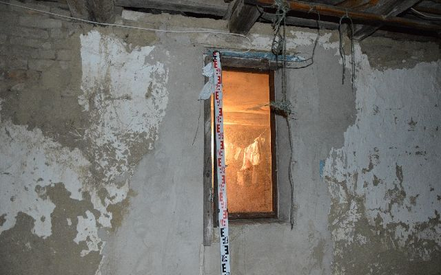 Ablakon másztak be a házba