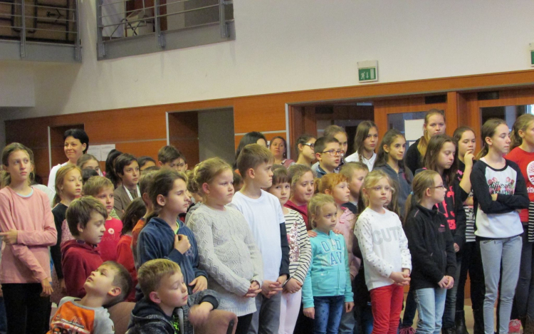 Színes formák a falakon