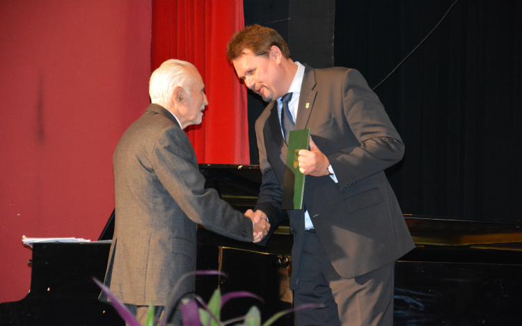 Csurgó Sándor lett Tamási díszpolgára