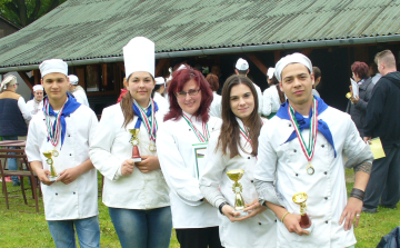 Verőcén remekeltek a vályis szakács tanulók
