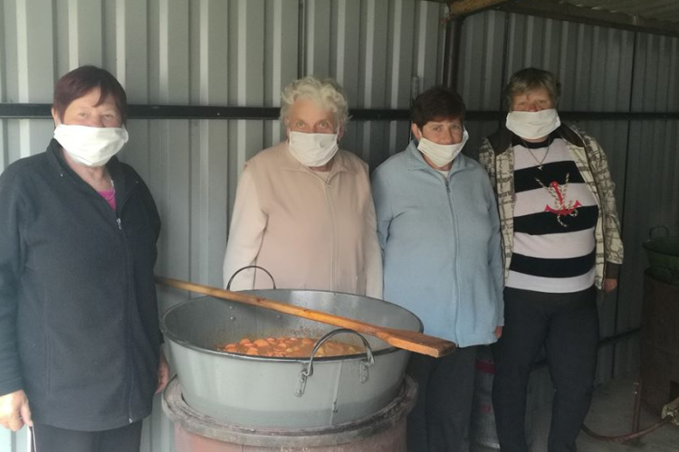 130 adag ételt osztottak Tolnanémedin