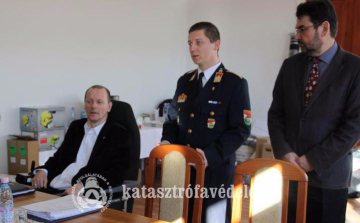 Új eszközökkel gazdagodtak Tolna megye önkéntes tűzoltó egyesületei 