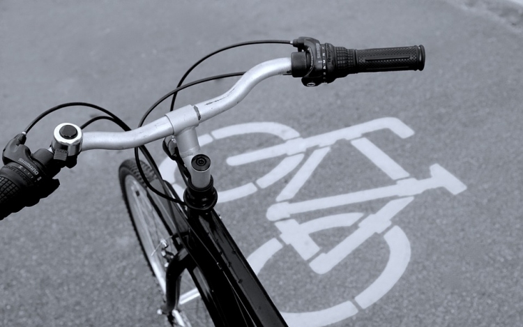 Már 9100 kilométeren közlekedhetnek biztonságosan a biciklisek