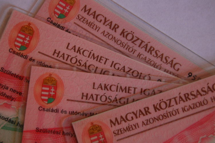 Hosszabb nyitva tartás az okmányirodákban a választás előtt