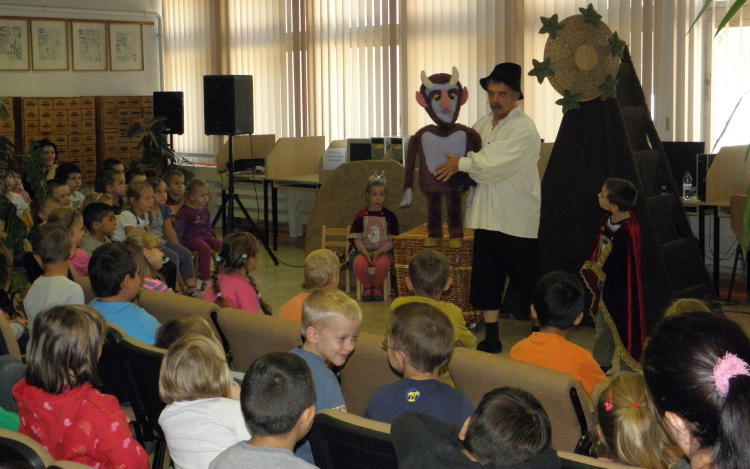 Hol volt, hol nem volt, volt egyszer egy Mesehét