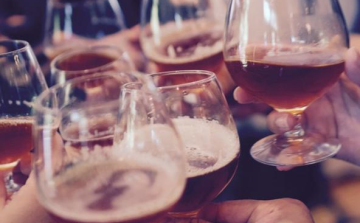 Brahiból lefolyótisztítót öntött alvó ismerőse fülébe