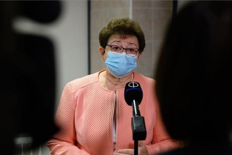 Országos tisztifőorvos: óriási lépés az első vakcina engedélyezése a járvány kezelésében