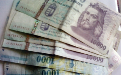 Pénzlopás és bántalmazás