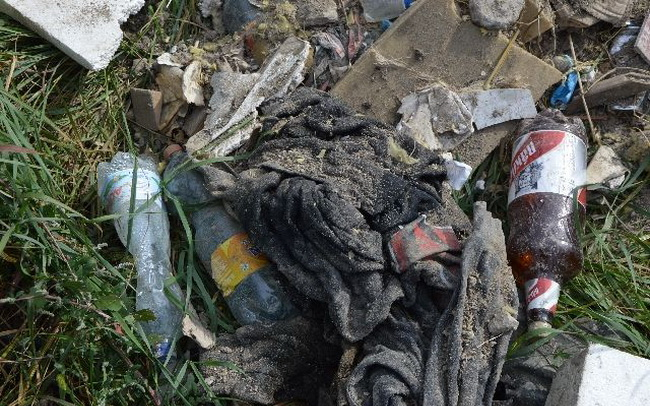 Minden szemetet a tó mellé hordtak