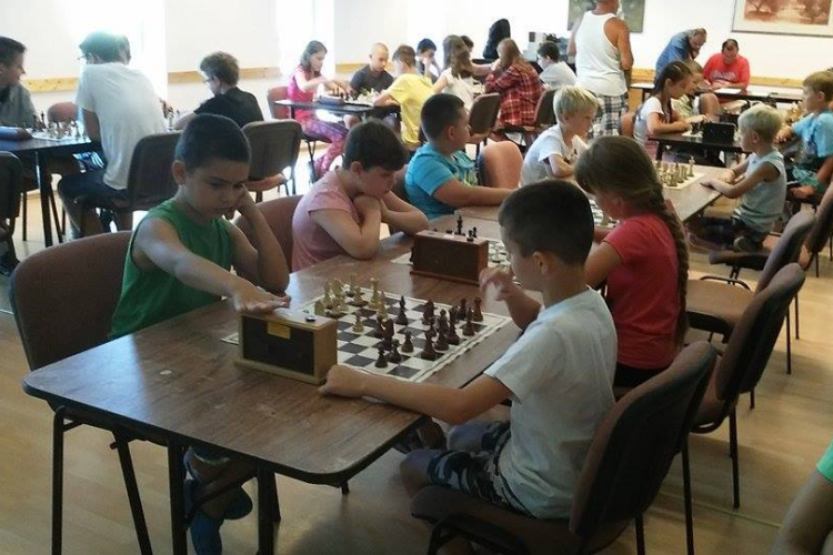 A Tamási Szabadidő SE gárdája nyerte el az első helyezettnek járó kupát