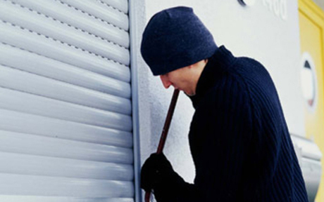 400 ezer forint értékben lopott