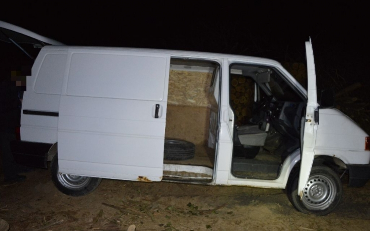 Elakadtak a lopott fával Hőgyésznél