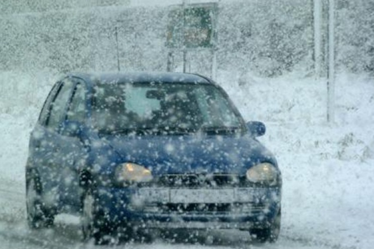 Öt esemény folyamatban - járhatatlan út nincs a megyében 