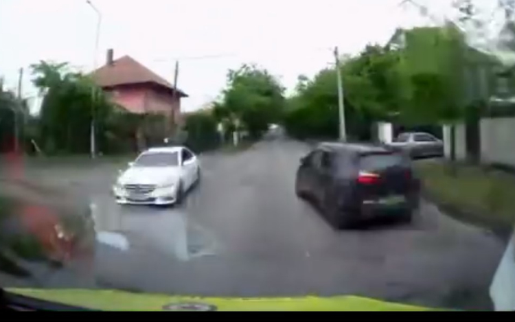 Videón a budapesti mentőautó baleset