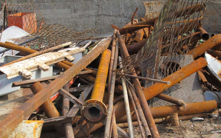 Nem csak a vasat vitte