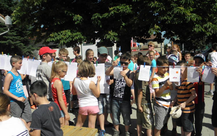 Kiteregették a verseket - megkezdődött az Ünnepi Könyvhét