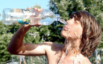 Holnaptól másodfokú hőségriasztás