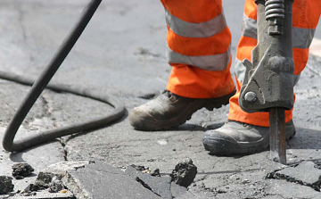 Közel ötmilliárd forintos útfelújítás kezdődött Tolnában