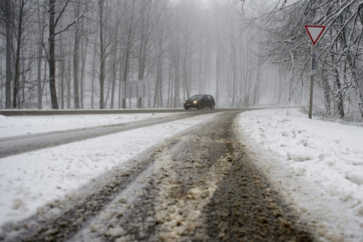 Havazás, ónos eső - közlekedjenek óvatosan! 
