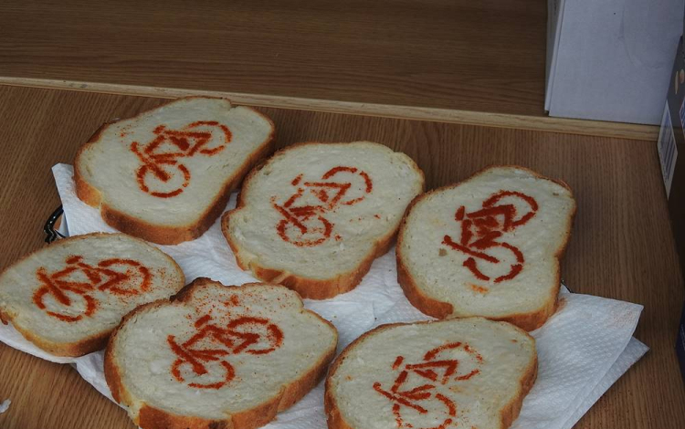 Tekerj, falatozz - Bringás reggeli Tamásiban!