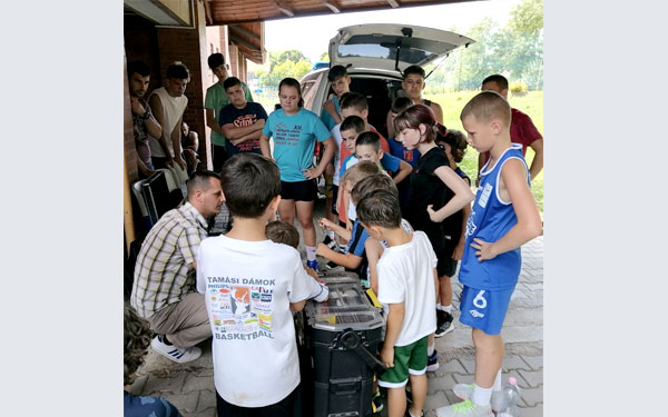 Tamási rendőrök a nyári táborban