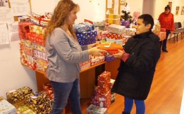 Közel 200 cipősdoboznyi ajándék gyűlt össze