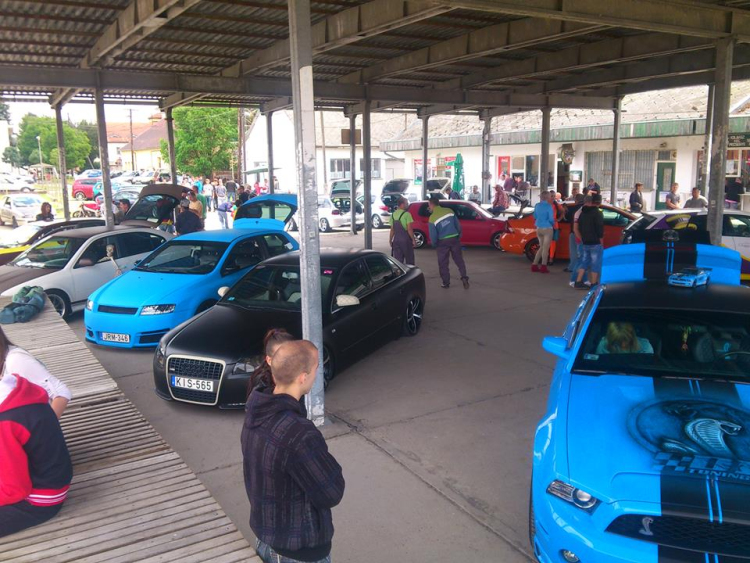 Tuning és veterán autók találkoztak