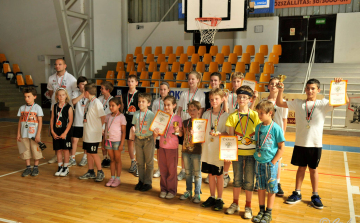 Ezüstérmesek lettek a Dámocskák