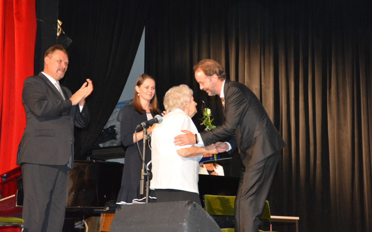 Deák Istvánné lett Tamási Város Díszpolgára