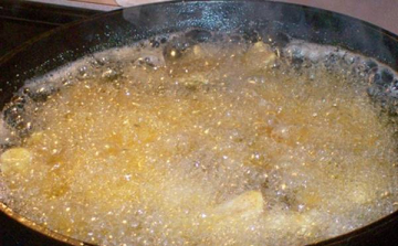 Kifutott, forró olaj okozott tüzet